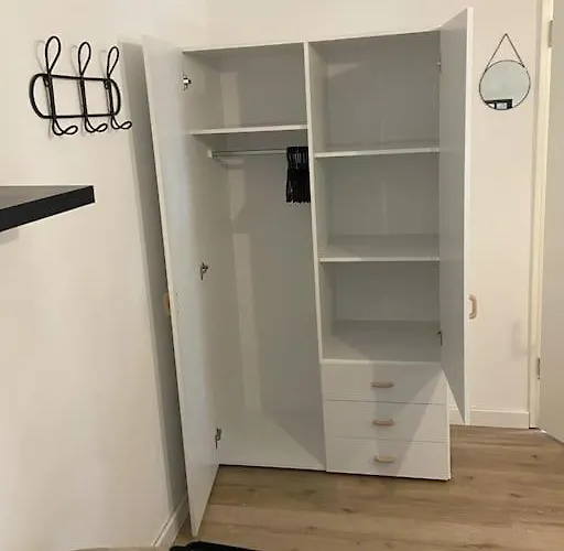 Kleines Einzelzimmer Nr. 6 In Appartement Clèves